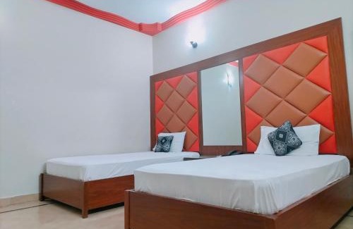 Gulshan-e-Iqbal Hotel | GULSHAN PALACE Near AghaKhanHospital ExpoCenter Airport