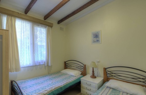 Denmark Ski Chalet | Gum Grove Chalets - Acacia