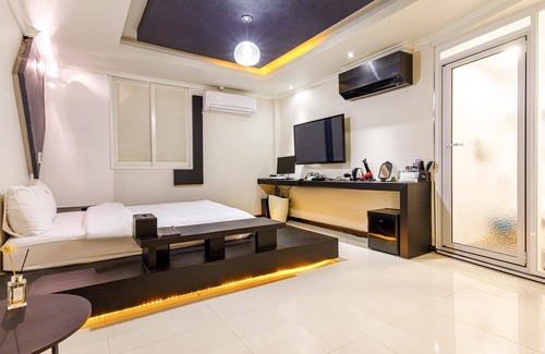 Gumi Hotel | Gumi Indong Hotel Oia
