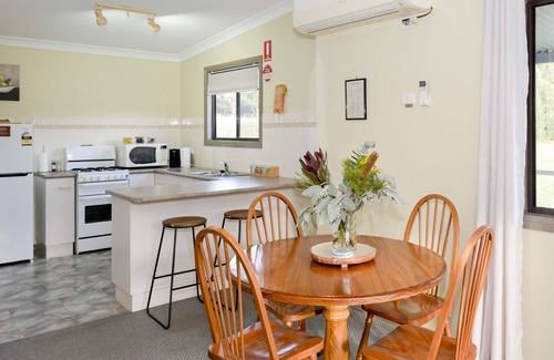 Pokolbin Cabin | Gumnut Cabin 9 - 2 bedroom with 2 x queen beds