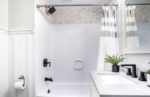 Shelbyville House | Gun Lakes Mindful Stay