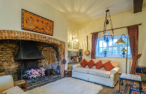 Martlesham Heath Cottage | Gunhill Cottages - sleeps 6 guests in 3 bedrooms