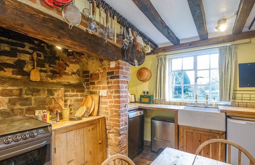 Martlesham Heath Cottage | Gunhill Cottages - sleeps 6 guests in 3 bedrooms