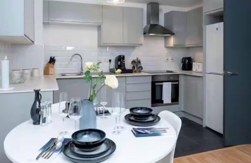 Portsmouth Apartment | Gunwharf Quays Cozy Central Apartment