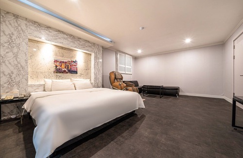 Guri Hotel | Guri Newcastle