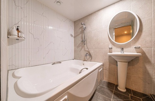 Guri Hotel | Guri Newcastle