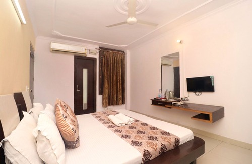 Amritsar House | Gurjeet hotel by naavagat
