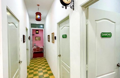 Downtown George Town House | Gurney Treasure - The Vintage Villa by Little Cabin