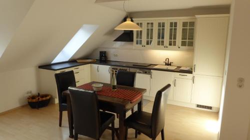 Gingst Apartment | Gut Rattelvitz, Galerie E MITTE