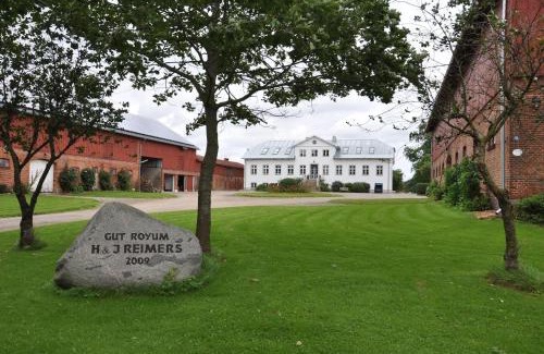Geelbyholz House | Gut-Royum-Grosse-Diele