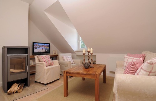 Garz/Rugen Apartment | Gutshaus Zicker, apartment no. 7 - unique location, two bedrooms, fireplace