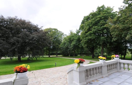 Garz/Rugen Apartment | Gutshaus Zicker, apartment no. 8 - fireplace, terrace, large garden