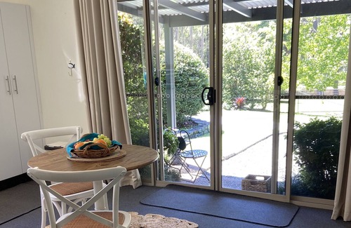 Hallidays Point Cottage | Guwala Couples Beach & Golf Cottage at Kindilan Farm Hallidays Point 2430