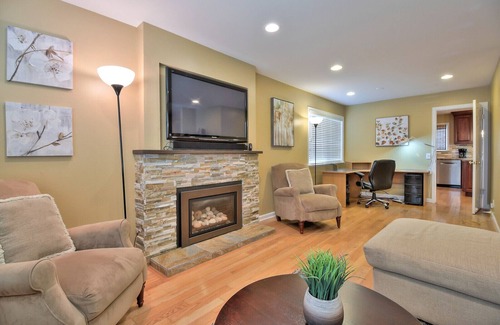 West San Jose House | GW: 4bd/2ba near Apple/Mall/Restaurants