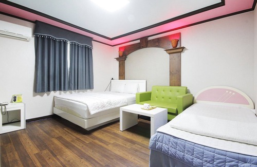 Chunghung Hotel | Gwangju Sinandong Sky