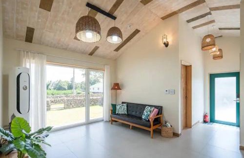 Andeok House | Gwarangpelong Minbak Jeju Couple Family Private House