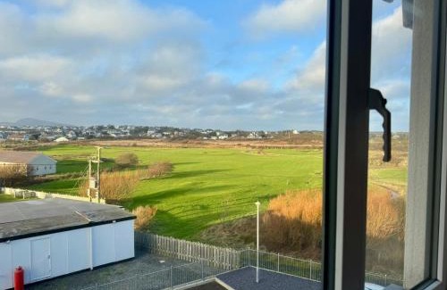 Trearddur Bay Apartment | Gwel Y Bae-2 Bed-en-suite-Lift-Pet friendly