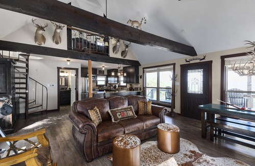 Fredericksburg House | GWR-Private-AmazingHillTopViews-57 Acre-Hot Tub-Stars-Fire Pit-Pool-Wildlife-UTV