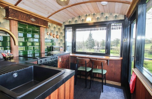 Ludwel Cottage | GWR WAGON - VICTORIA STATION, romantic, with a garden in Ludlow