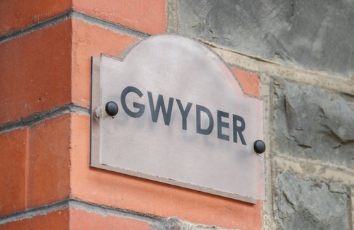 Penmaenmawr Cottage | GWYDER, pet friendly, country holiday cottage in Penmaenmawr