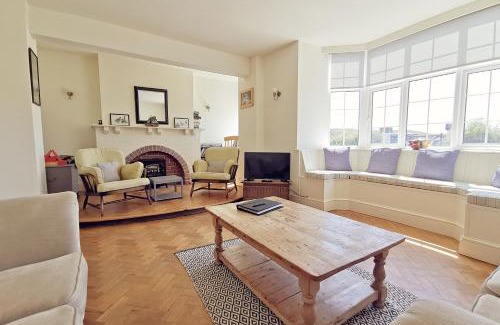 Trearddur Bay House | GWYNFA-3 BED- GROUND FLOOR APT - SEA VIEWS - TREARDDUR BAY