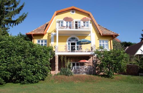 Balatonalmadi Apartment | Gyöngyöm Apartman