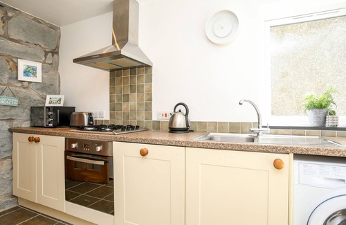 Llanystumdwy Cottage | Gyda'r Llif