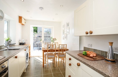 Llanystumdwy Cottage | Gyda'r Llif