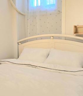 Seochon Apartment | Gyeongbokgung Stay - Two Bedrooms