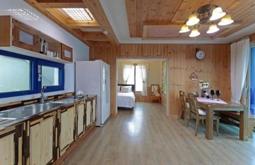 Gyeongju House | Gyeongju Full Garden Pension