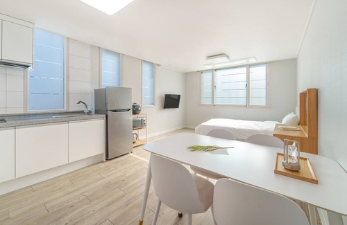 Gyeongju House | Gyeongju Gampo Laviangrose Pool Villa