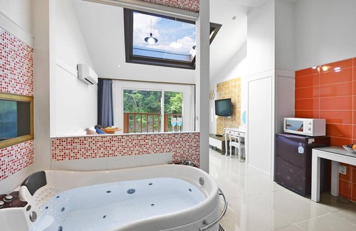 Gyeongju House | Gyeongju Green Valley Spa Pension