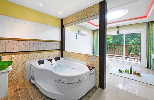 Gyeongju House | Gyeongju Happyday Spa Pension