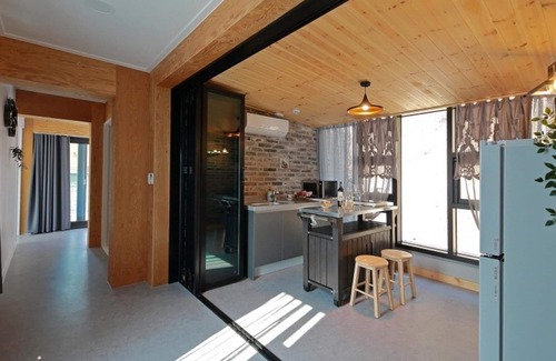 Gyeongju House | Gyeongju Oslo Pool Villa