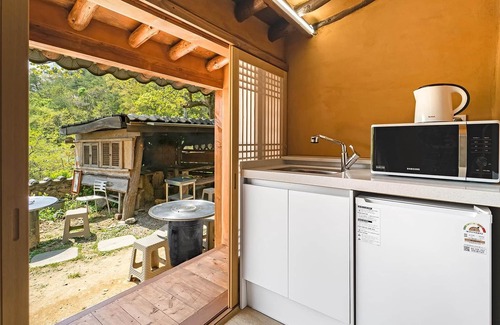Gyeongju House | Gyeongju Seokgulam Pension