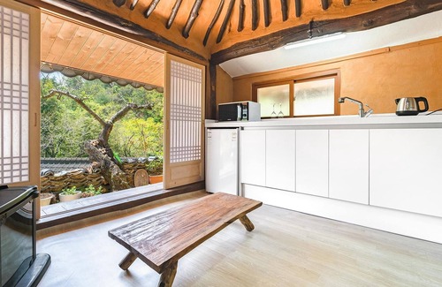 Gyeongju House | Gyeongju Seokgulam Pension