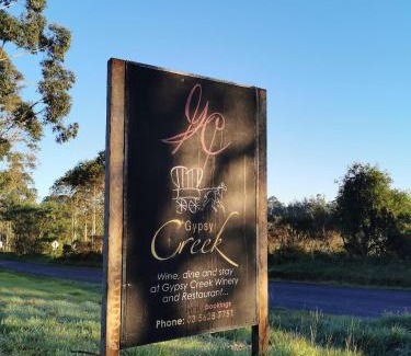 Labertouche House | Gypsy Creek Retreat