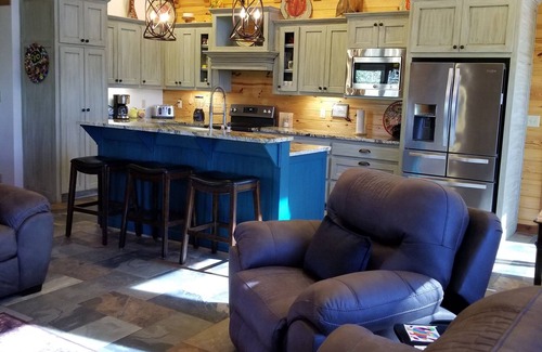 Story Cabin | Gypsy Sunset cabin - gorgeous sunset views overlooking Lake Ouachita valley,