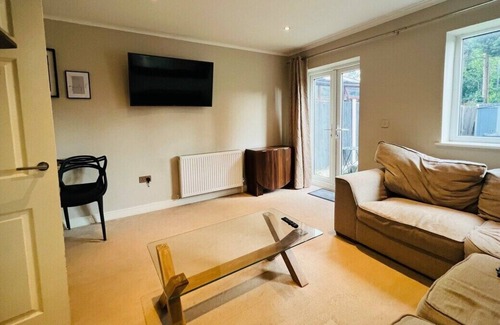 Levenshulme House | Gytes Lane, Manchester with FREE Parking and FREE Wi-Fi