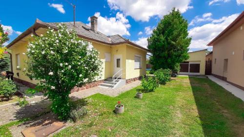 Balatonboglar House | Hársh Villa
