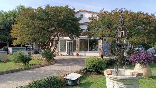 Grasse Apartment | Hébergement indépendant avec parking privé dans villa