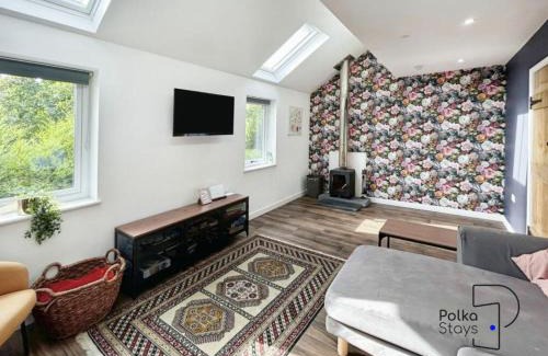 Corwen House | Hên Stablau - Spacious Pet-Friendly Welsh Retreat by PolkaStays