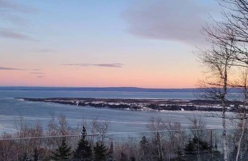 Les Eboulements Ski Chalet | Hôtel à la maison - L'Horizon, spa et fleuve