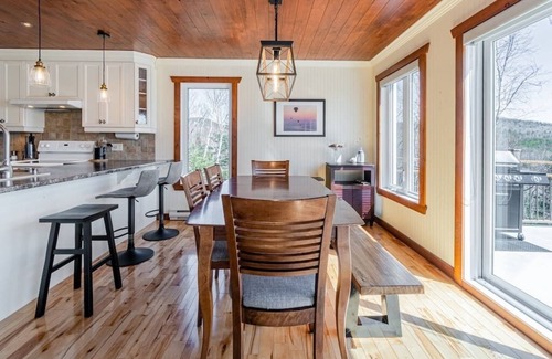Saint-Joseph-de-la-Rive Ski Chalet | Hôtel à la maison - Le Chalet Bleu, fleuve et spa