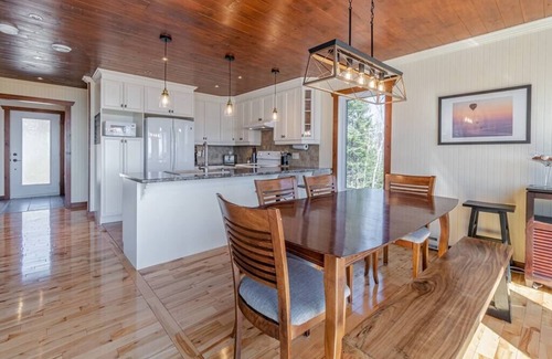 Saint-Joseph-de-la-Rive Ski Chalet | Hôtel à la maison - Le Chalet Bleu, fleuve et spa
