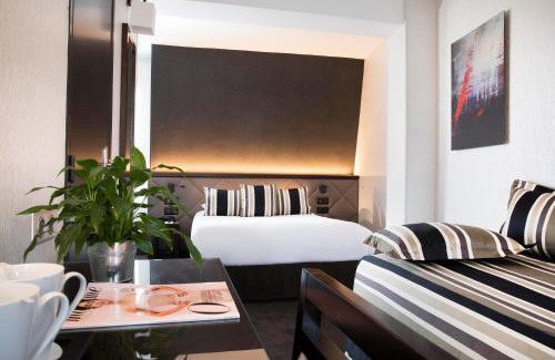 Saint-Vincent-de-Paul Hotel | Hôtel Albert 1er Paris Lafayette