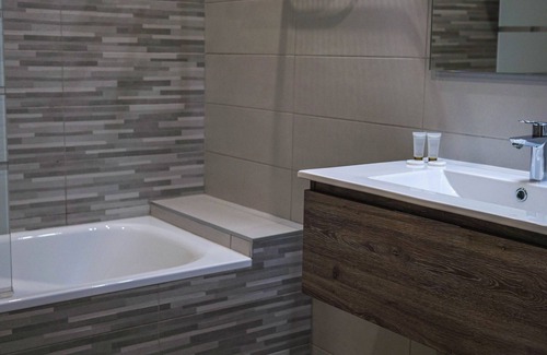 Collioure Hotel | Hôtel Ambeille