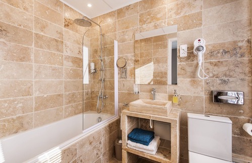 Salon-de-Provence Hotel | Hôtel De Charme Le Provence