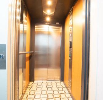 18th Arrondissement Apartment | Hôtel de la Terrasse