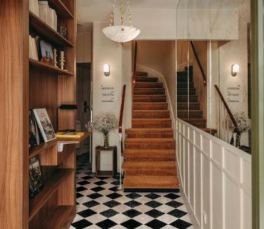 Latin Hotel | Hôtel du Savoir